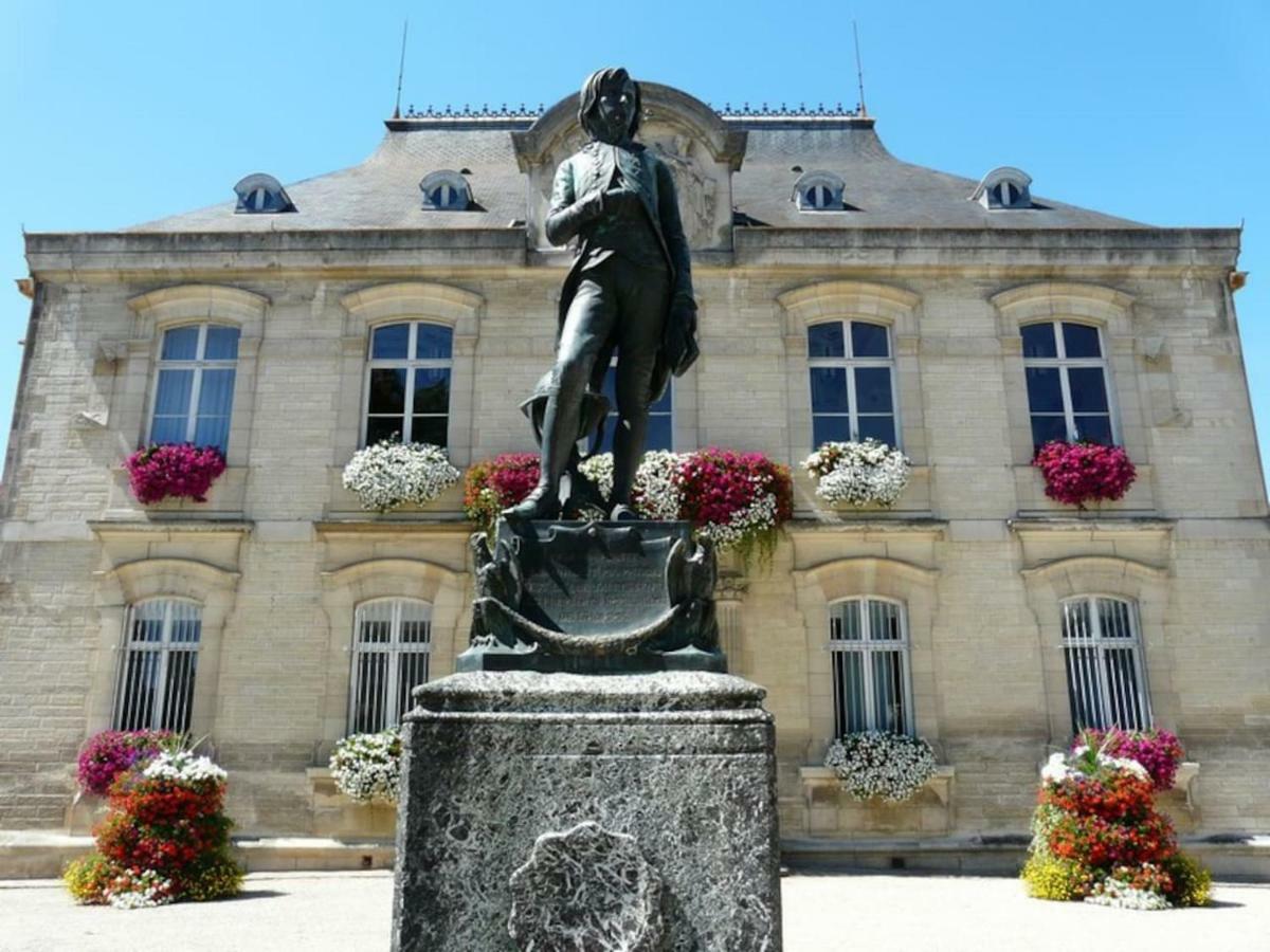 Вилла Le Jardin D'Odette Yevres-le-Petit Экстерьер фото